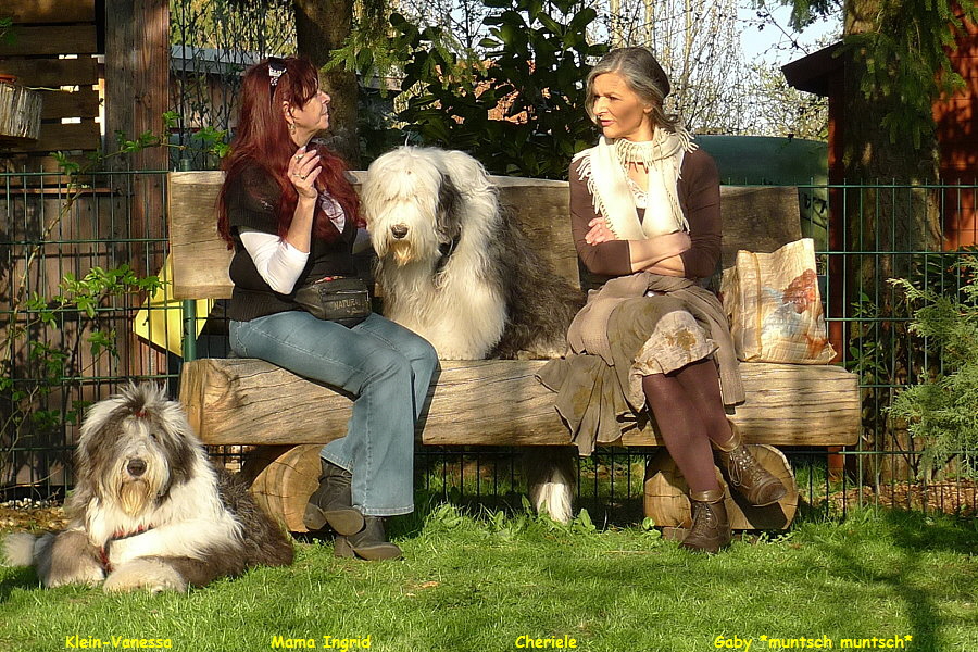 Klein-Vanessa             Mama Ingrid                   Cheriele                  Gaby *muntsch muntsch*