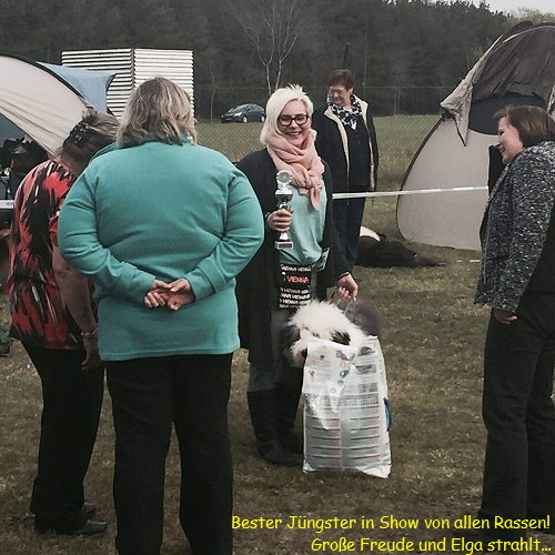 Bester Jngster in Show von allen Rassen! 
Groe Freude und Elga strahlt...