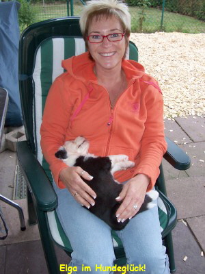 Elga im Hundegl�ck!